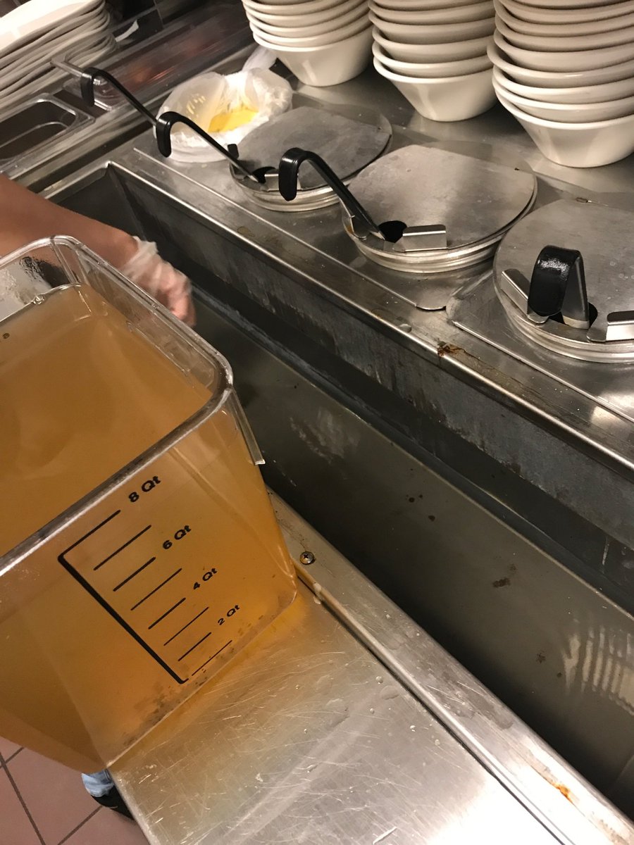 Chitwoo116's tweet photo. @problems_panera Me talking to my employees: Dont fill this with water it will break.

Employees: https://t.co/QIPm1mUMwc