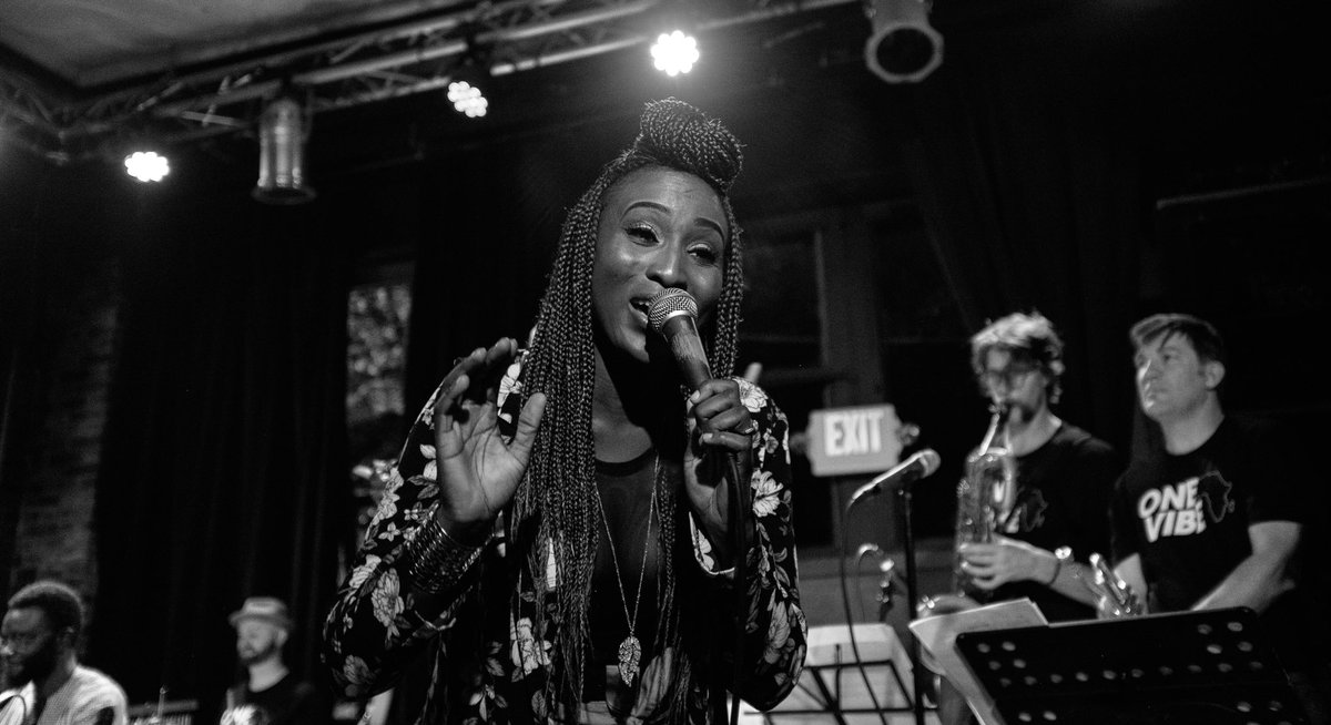 OneVibeAfrica's tweet photo. There is so much that @AramideMusic gave when she joined us in #seattle and her set @UpstreamFest was 🔥🔥🔥🔥🔥🔥🔥#IamOneVibeAfrica #upstreamfest #bnw 📷: @tristanseniuk https://t.co/T3sFcla8EG