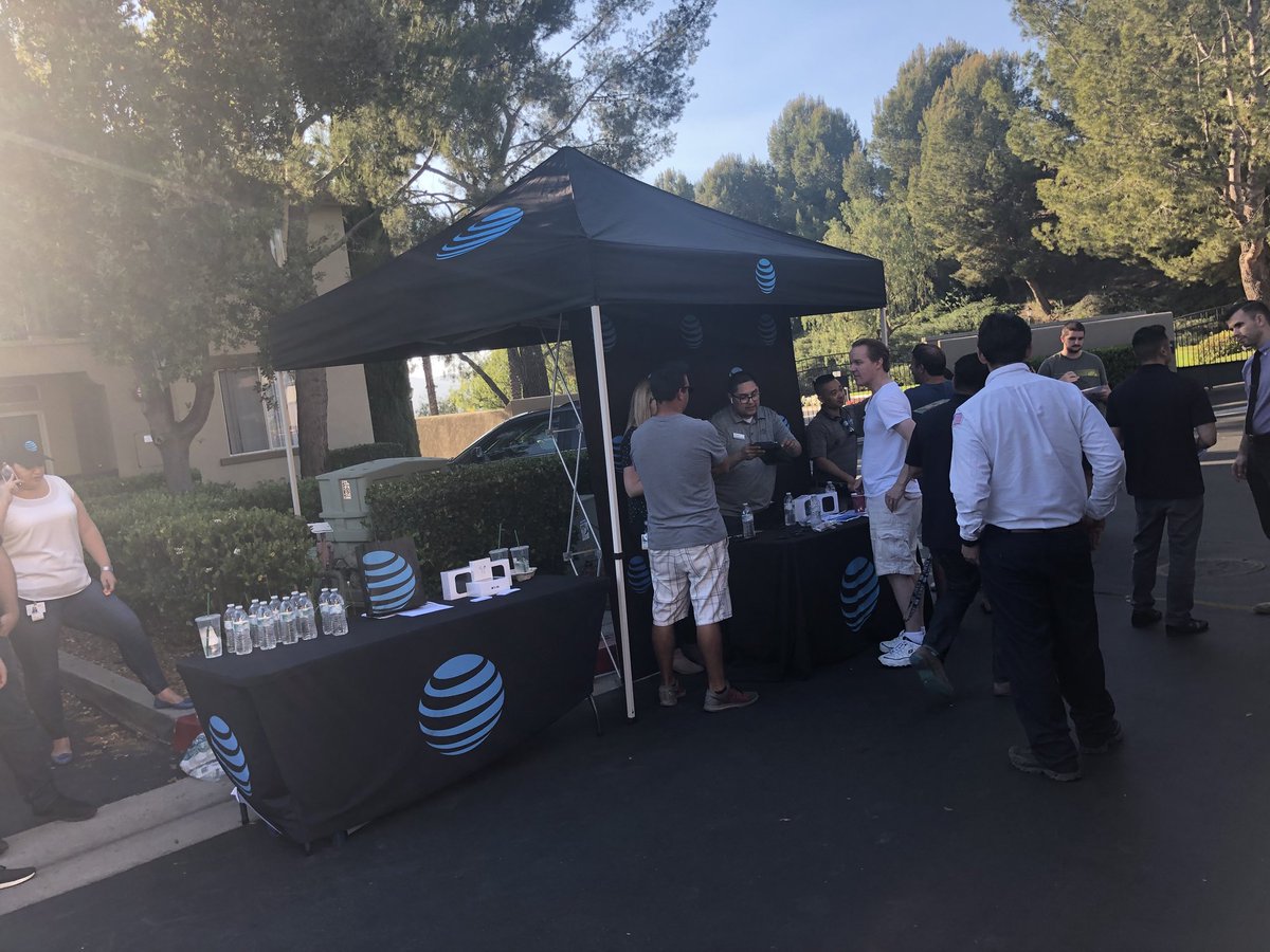 GLAshowstoppers's tweet photo. Thank you SkyView!  Faster speeds for everyone!  Come check us out at our next event ... coming soon!
#fiberfest2018 #HouseCandia #ATTRandARpartners #tacoparty #getlit #turnthatspeedup #glaagility #owngla #ownoc #gtg #lifeatatt https://t.co/fEImVbpXjq