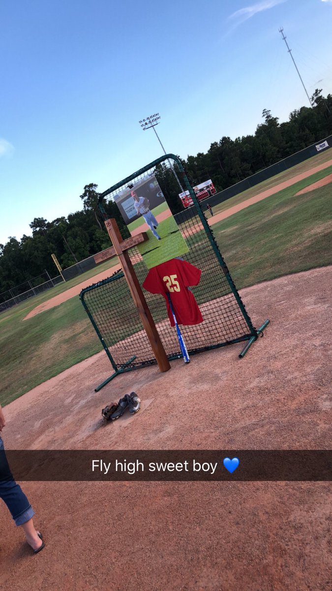 FittsKelsey's tweet photo. Being on that baseball field tonight made me realize how great of a influence you were for others. I will never forget the great memories that you gave me and everyone else, definitely have a place in my heart ❤️ #flyhighDG https://t.co/oaL4cmnFVL