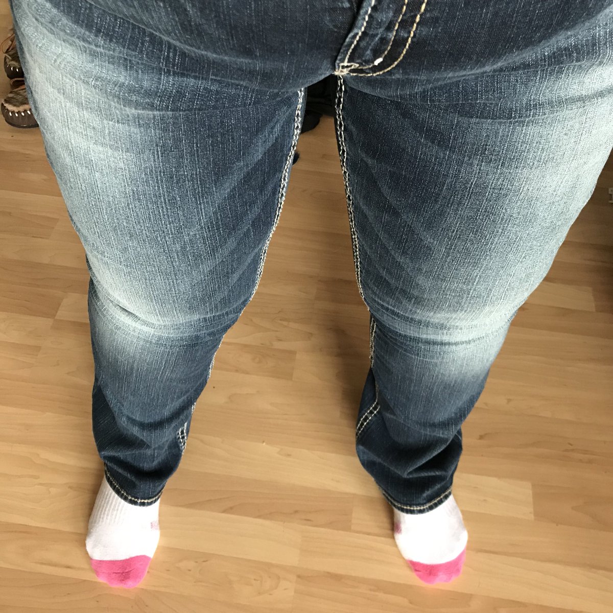 Inuk360's tweet photo. I JUST TRIED ON MY SIZE 18 JEANS I BOUGHT LAST YEAR, A TREAT TO MYSELF AND A GOAL TO REACH. THEY FβN FIT!
HOLY SHEET BALLZ!
LETS DANCE! #holymofomeatballs #walkwithinuk #iwillwalk500milesandthenwalk500more https://t.co/mFNb5tx1Qx