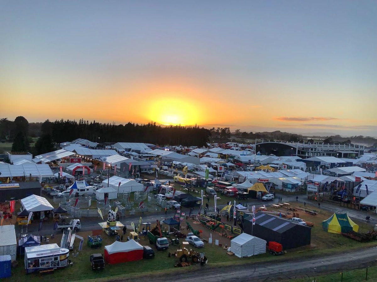 waikato's tweet photo. Morning Fieldays!! ๐
#50YearsOfFieldays #Fieldays #WaikatoUni https://t.co/G6mDChPszd