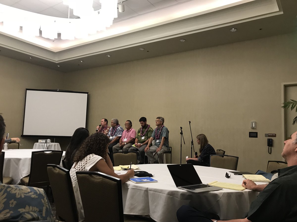 lizaboulet's tweet photo. Leading #Hawaii #fleet operators with @NREL &amp; @Ulupono talk challenges, tech &amp; solutions for going 100% #electric by 2045. Big players — Oahu Transit Services vehicles will travel 100,000+ miles today alone! #VERGEHawaii https://t.co/yiZz0P8Y01