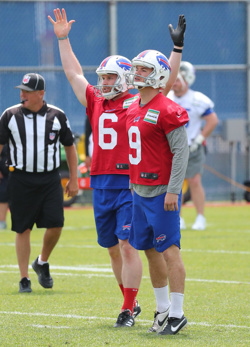 The 64 yard field goal is....GOOD! 🙌  Best of Minicamp Day Two: bufbills.co/lSnYFP https://t.co/GZCwZ0uXi1