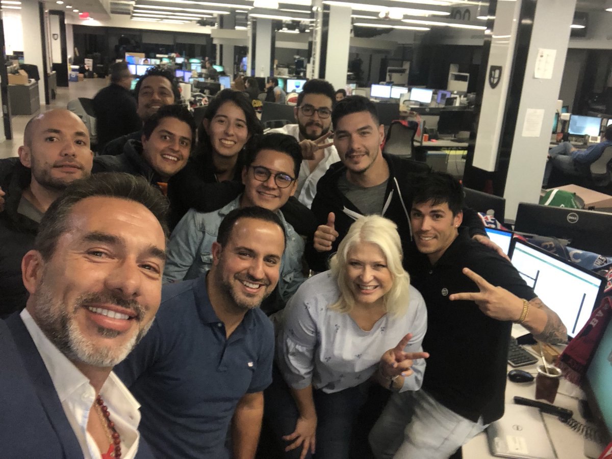 gusmatfc's tweet photo. La barra de @UnivisionSports en la previa del mundial #MisionRusiaUD https://t.co/bnQMA8EftY