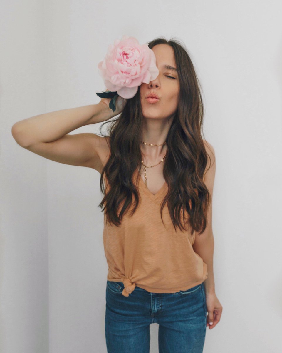 acvitanovic's tweet photo. Sharing my favorite summer basics on Simply Ana & everything is under $100: https://t.co/4sqlB667T8. @madewell @Nordstrom @baublebar #fashionpost #summerbasics #summeroutfits #ootd #fashionblogger https://t.co/Pa384vWt7t