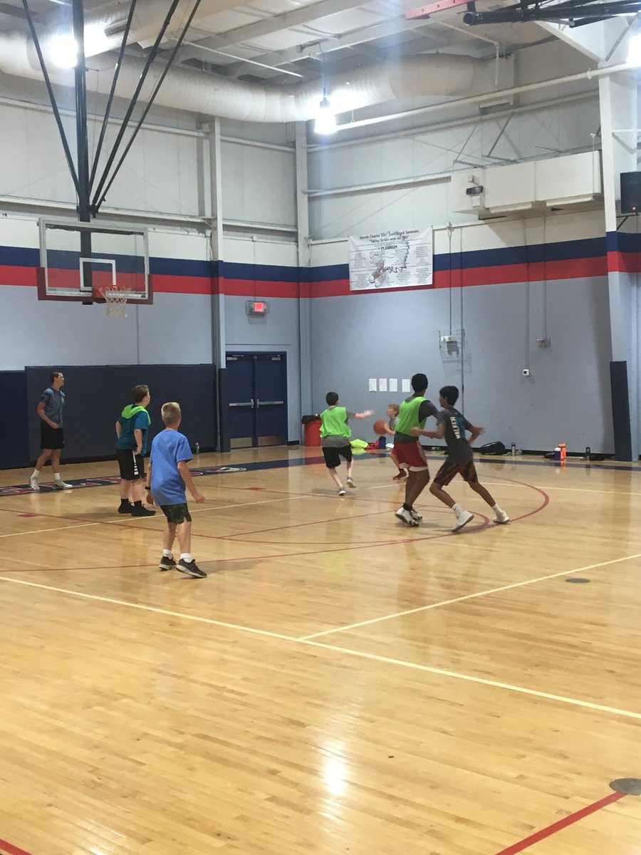 LCSMensBBall's tweet photo. Awesome week of Eagles Basketball Camp so far. Talented campers and dedicated staff has made this one of the best. Letโs finish strong tomorrow. #GoodToBeAnEagle https://t.co/TLE5Bl5kdK