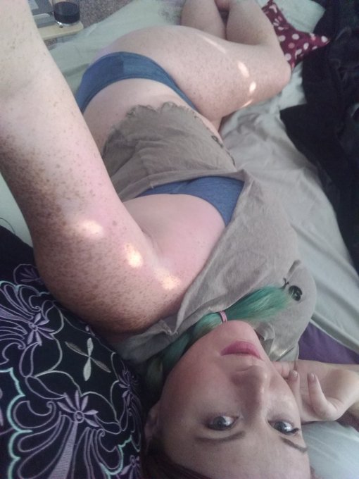 More pics, while I wait! https://t.co/HBDRugnjsi