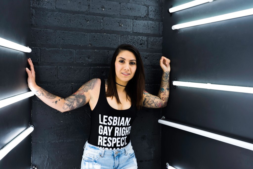 TheeDjCorona's tweet photo. Lesbian.
Gay Rights.
Respect.
📸: @statticframes
👙: @bitemebabedj
#lgbtq #pridemonth #statticframes #bitemebabe #lesbian #gayrights #respect https://t.co/S78oIDsbaZ