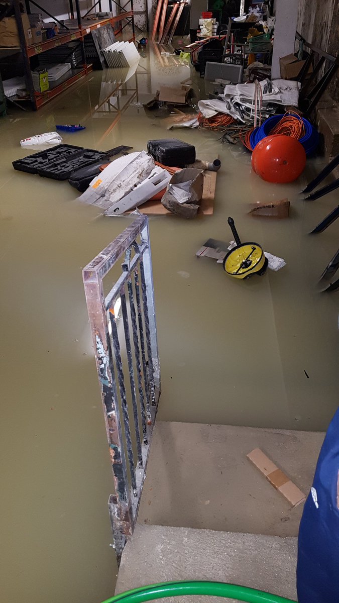 mosqueechelles's tweet image. Après les pluies diluviennes de ces derniers jours, une partie du chantier est sous l'eau....