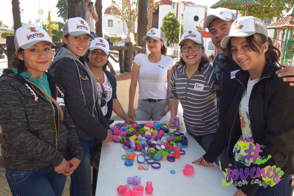 ConCausaSt's tweet photo. #YaTengoCausa 
Aquí algunas fotos de nuestra campaña “Regálame tu tapita, regala vida” 😊😍✌🏻👏🏻 #Súmate aún hay tiempo #CcSomosTodos https://t.co/F9RtKPeQq2