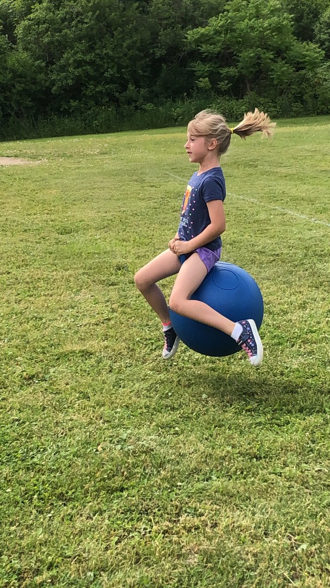 TDuclon's tweet photo. Our  class had a ball at the field days!! #MissMadson #firstgradeclass   #MissDuclon #photographer https://t.co/8v9SIMbwAb