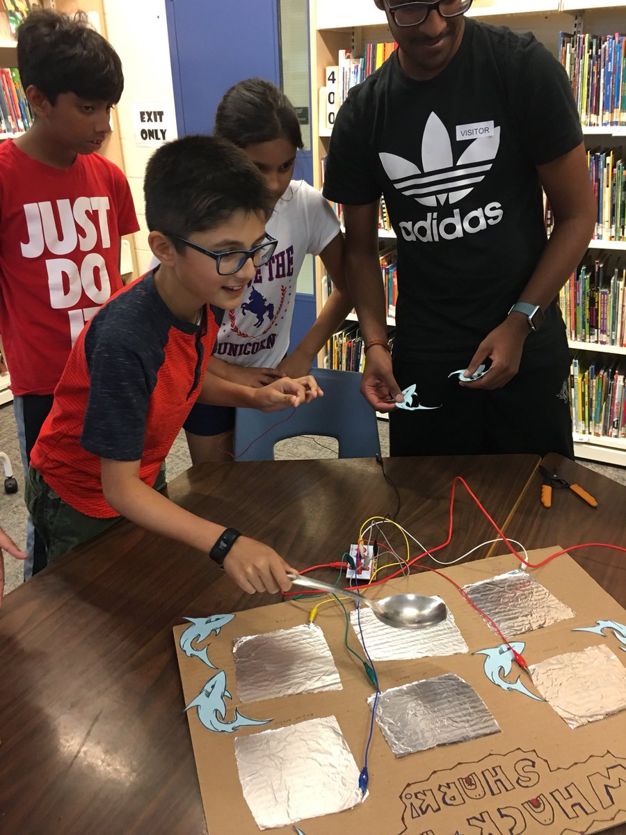 JELCSomerset's tweet photo. Thanks to the Heart Lake students who came to do Makey Makey activities with the JELC! Everyone had a good time. @SomersetPS https://t.co/MWmBEI5XWN