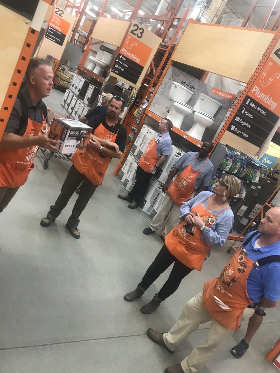 misshd03's tweet photo. Had a very engaging DBW today in 770! #receivingsimplification #OHMscaninBAY #layneTALKSartOFstaffing #developingTHEteam! @ChrisBergHD https://t.co/OD6PtUcwuT