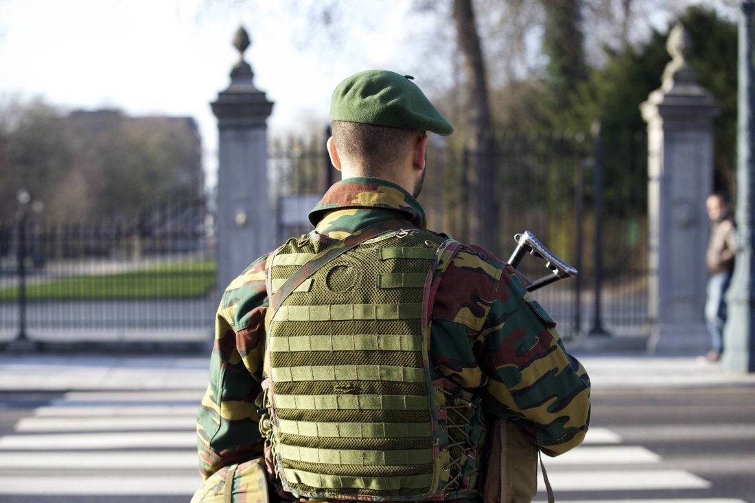 P4R4N10D's tweet image. Zeldzaamheid: een niet-wereldvreemde rechter.
#SaveAs

 RT @destandaard: Rechter ontneemt veroordeelde terrorist nationaliteit dlvr.it/QXDDNR