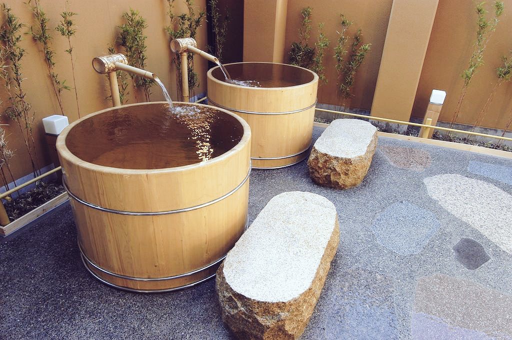 サガラマサユキ 東京浴場 Ar Twitter 田舎で庭に樽風呂を作るのが夢 たぶん余裕でできるんじゃないかなって思ってる 庭に露天風呂つくってたじいちゃんの血をしっかり継いでるなぁと思うんです