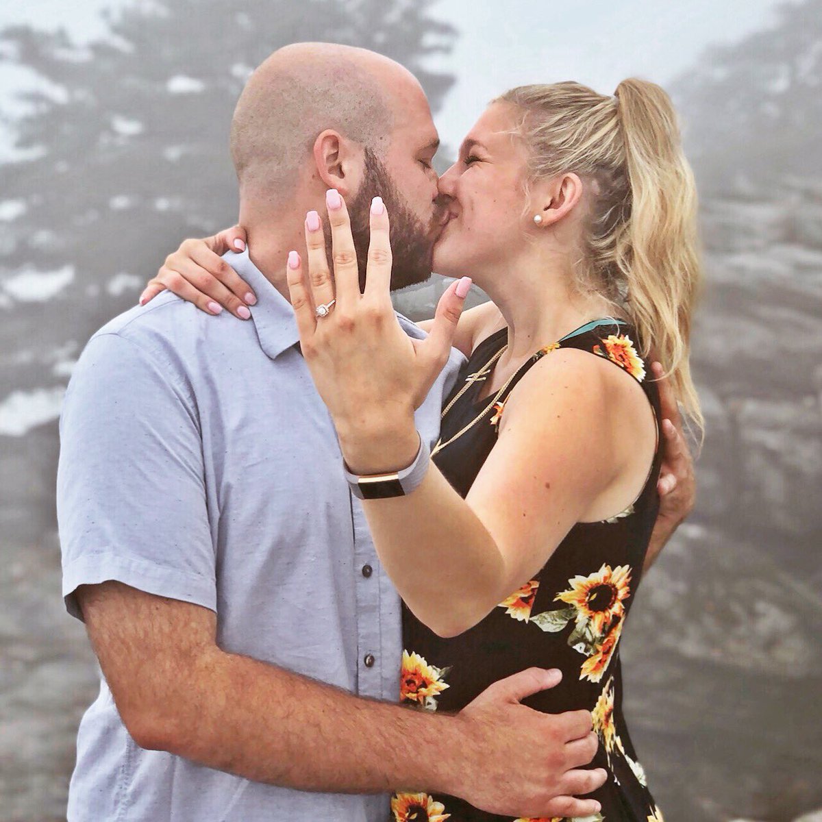 atamandaferg's tweet photo. This #SAcouple is engaged!!! 😍💍🍾 #icebreakertoengagement https://t.co/2zN1NW8Uqq