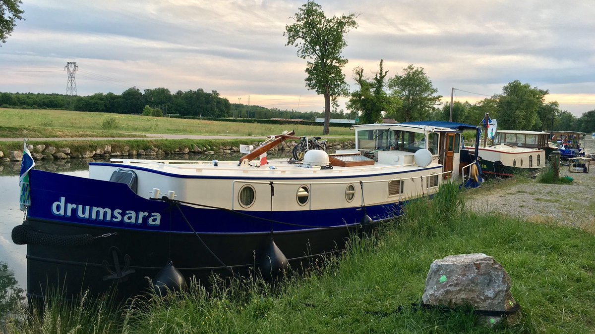 SarahTwoBoat's tweet image. Moving on...