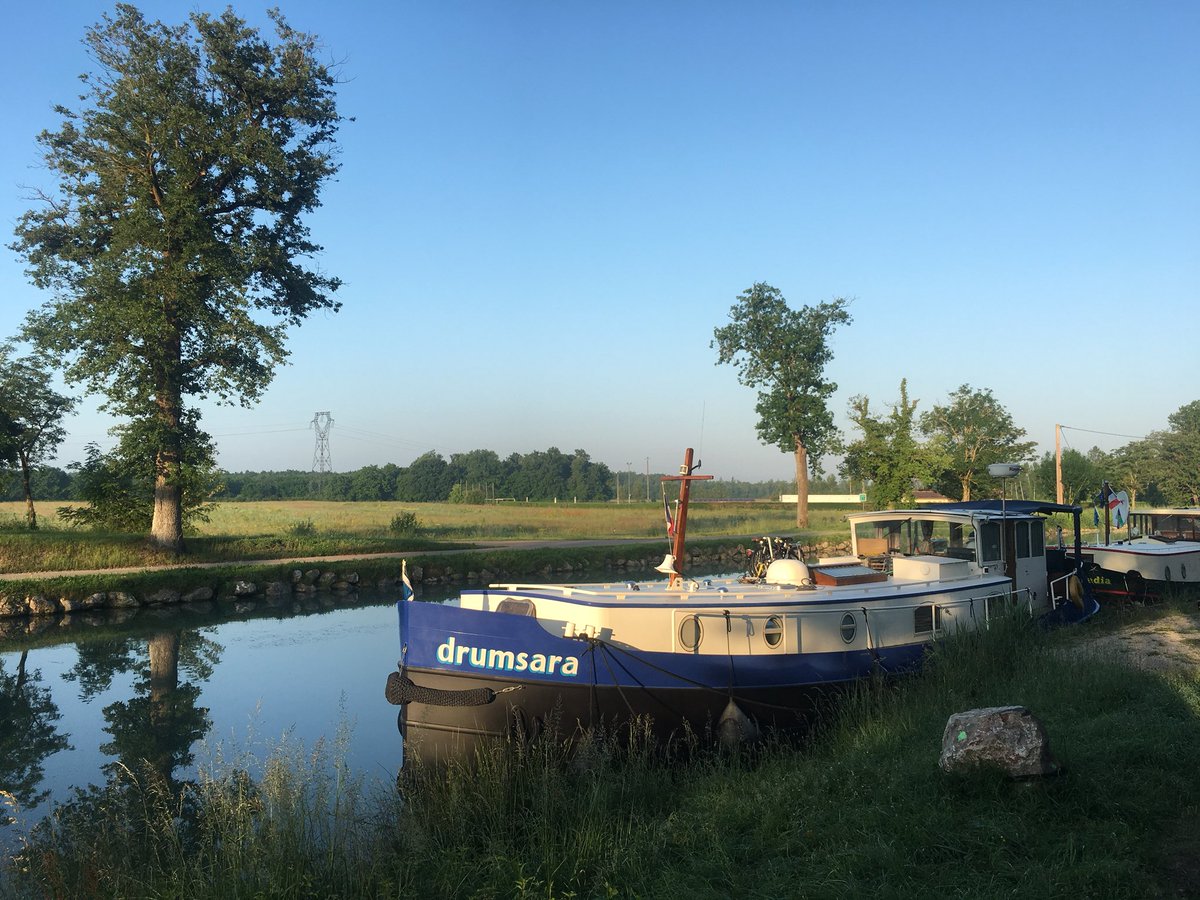 SarahTwoBoat's tweet image. Moving on...