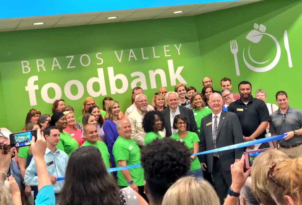 BcsHeb's tweet photo. Got to tour @BVFoodBank today as part of the ribbon cutting for their new facility! Proud to be helping end hunger in the Brazos Valley! #HEBPartner #HEBBCS #IWork4HEB #BVFoodBank @FeedingAmerica https://t.co/CjMqCnwgsj