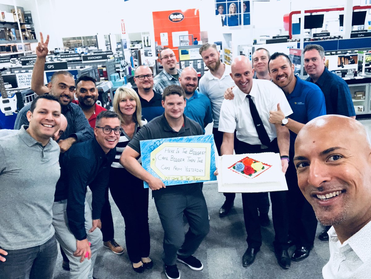 ZeeSoofi42's tweet photo. Thank you for a great visit up here in Ottawa!!  What a great team we have here!! https://t.co/cDwyOCkf1m