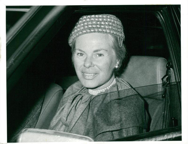 IMS_Photos's tweet photo. Singing royal- DUCHESS OF KENT - gorgeus collection of press photographs:
https://t.co/SApjSXXm2f
#vintage #documentary
#pressphoto #pressphotography #archive #archivephoto #archivephotography #nostalgia #nostalgi #pressfoto #pressbild #pressarkiv #foto #fotografi #photo https://t.co/lDQELiKLWd