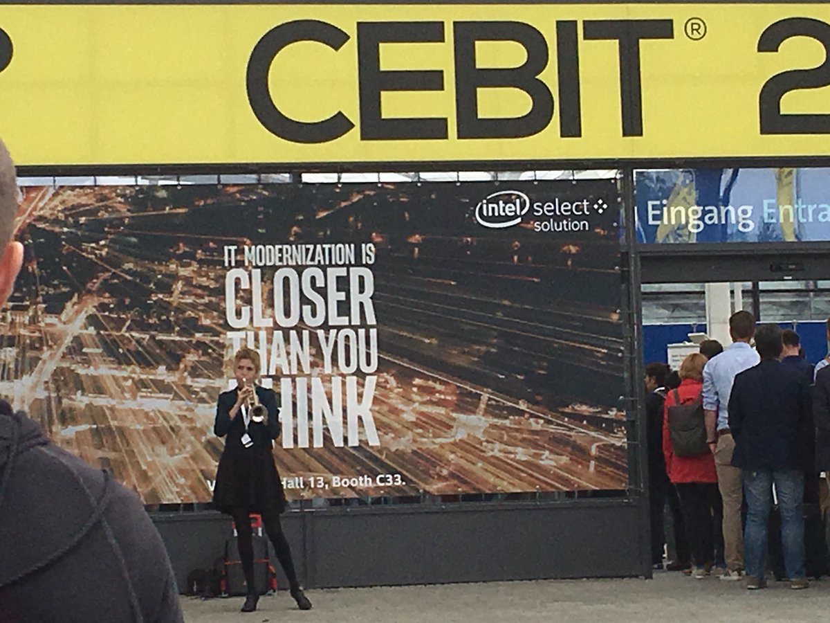 hrp_fla's tweet photo. Auf der CEBIT 2017 in Hannover. Mehr im Laufe des Tages. #cebit2018 #hrselect @HRSelect https://t.co/XZXbYWzonD