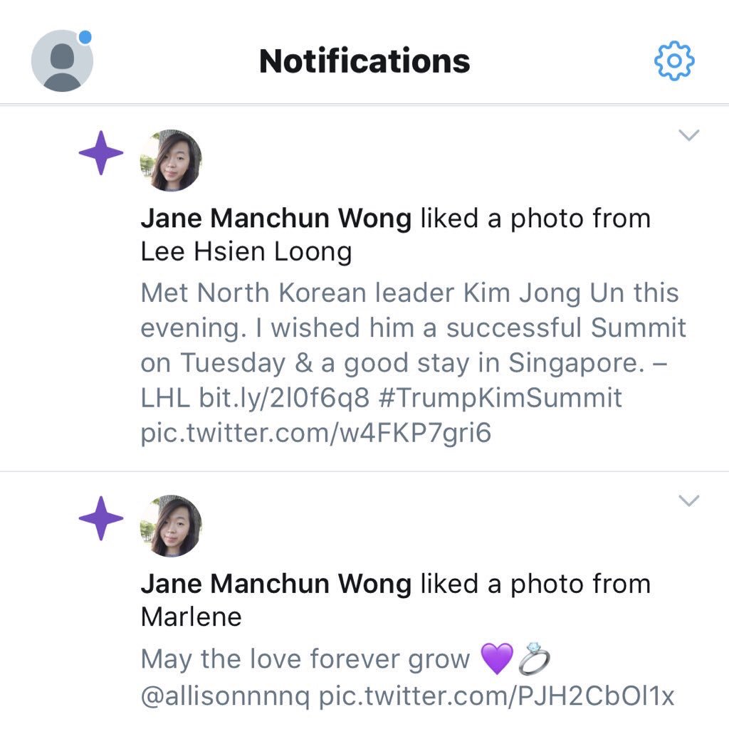 appwe's tweet photo. #Twitter is testing  a new symbol for notifications about Likes

Left: New
Right: Current https://t.co/Z2PzjaP1gY