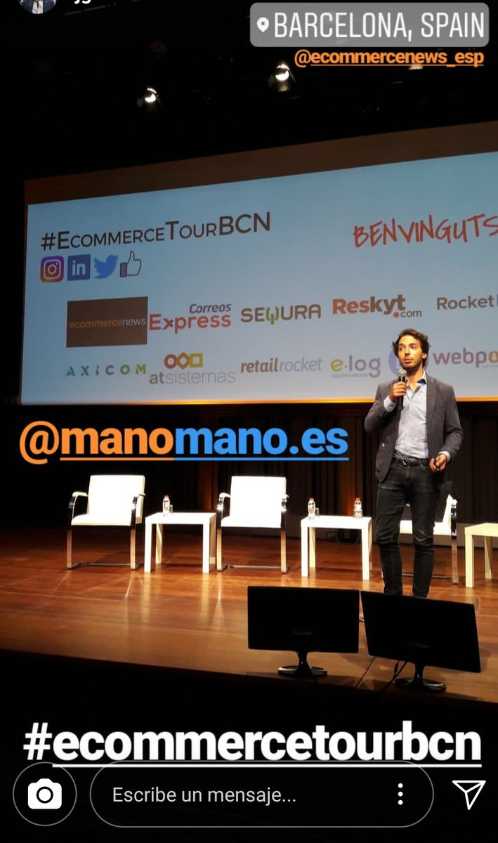 Ecommerce_es's tweet photo. Francesco Caravello de @ManoMano_ES en #EcommerceTourBCN: "Hemos desarrollado en Italia un proyecto interno pionero de IA - chatbot para responder a las necesidades de nuestros clientes" 😀 https://t.co/JSQMpGKma7