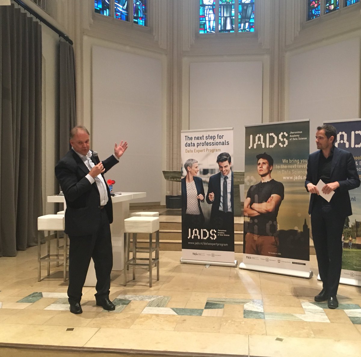 Karin_Fields's tweet photo. Alderman #DataScience @shertogenbosch @JanHoskam opens #CareerPerspectiveDay at @jadatascience https://t.co/zpyDCmpDBq