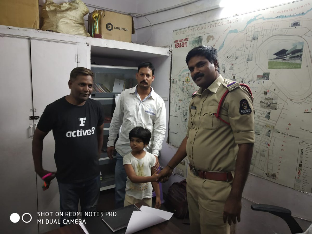 shochaderghat's tweet photo. Missing girl #Amtul Abir Ghouse @ Afiya, age: 6 years, Occ: UKG student in Princess essen school, Shalibanda R/o Badam Galli, Old Malakpet, was traced and handed over to his father. https://t.co/PqNaUUyx89