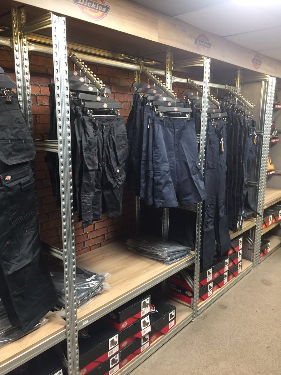 Re-merchandised stands at @FrankKeyltd go and see Chris and the guys on the counter for all your Workwear needs. #Dickies #Workwear <a href="/Chris_Dickies/">crisdie lawian</a> <a href="/NationalMerch/">NMBS</a> @Andy_WDE <a href="/Paul_WDE/">Paul Elliott</a>