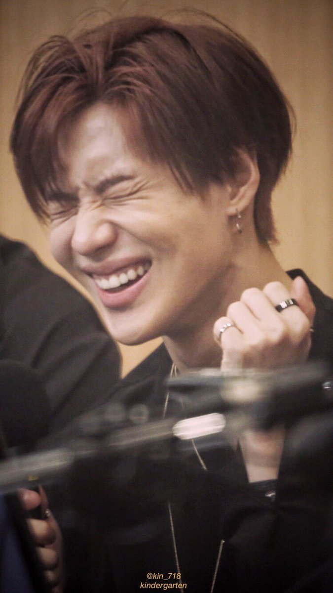 kin_718's tweet photo. 6.14 컬투쇼 샤이니 Cultwo Show SHINee 태민 😕🙁😂🤣
#태민 #TAEMIN #テミン https://t.co/tgJOWM9YNC