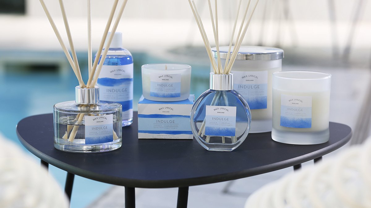 waxlyricaluk's tweet photo. This #AromatherapyWeek bring some beneficial fragrance into your home with our Equilibrium range of candles and reed diffusers. Essential oil blends make up our six mood-inspiring fragrances, perfect to enhance any mood from Energise to De-Stress... https://t.co/iVIoUfnbl1 https://t.co/sMZyF4EWon