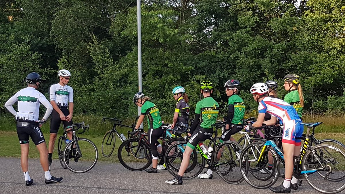 Wat foto's van de clinic Peloton skills &amp; Tijdrijden gister avond. Bedankt voor jullie deelname en tot bij de volgende clinic!  👊