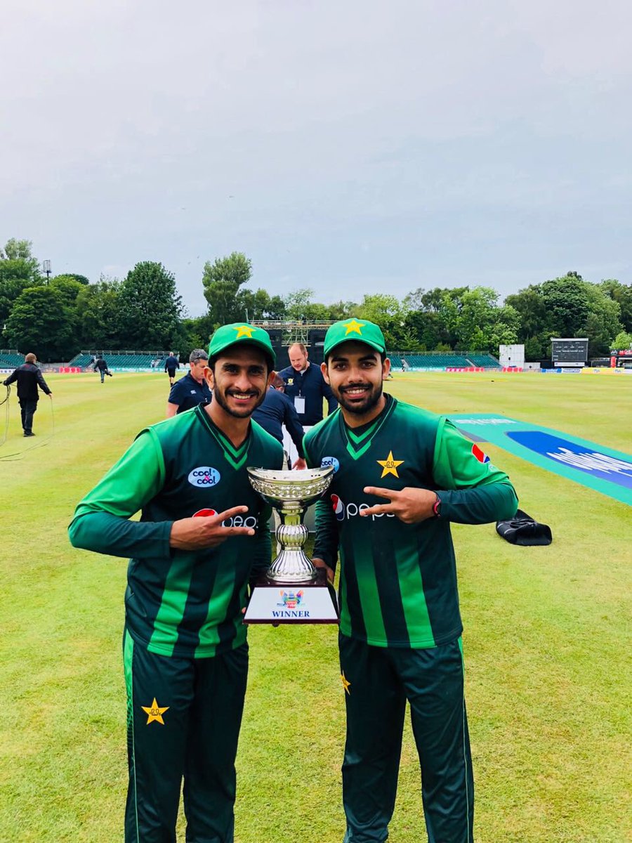 76Shadabkhan's tweet photo. Yaaro yehi dosti hai kismat se jo mili hai. Very proud of the team. Another series victory for my beloved Pakistan. Thank you Scotland for hosting us. 🇵🇰 number 1 in T20Is. #PakistanZindabad https://t.co/j7Io6u4ekO