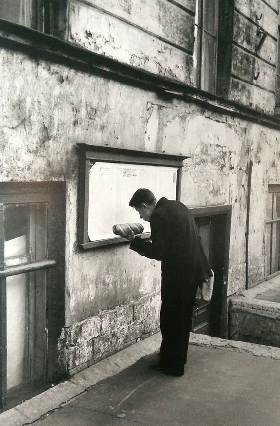 xabelgart's tweet photo. Masters of Photography_B&amp;W. Léningrado, Rusia. 1954 © Photography by Henri Cartier-Bresson.  Magnum Photos https://t.co/CoiFA3psp9