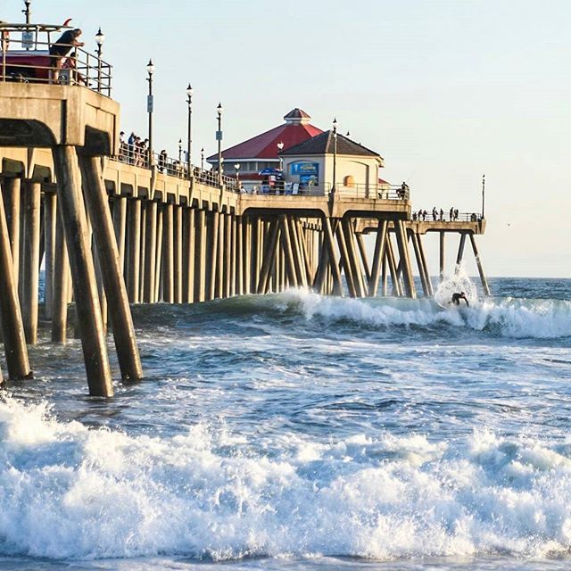 HuntingtonBeCom's tweet photo. Thank you for sharing your love of the #huntingtonbeachcommunity  @photo_capturing -  The best surfer in the water is the one having the most fun! Love watching them surf the hurricane swell! #visithuntingtonbeach #california #ocean #pch #highway1 #highsurfadvisory #hurrican… https://t.co/bTWfChtVbc