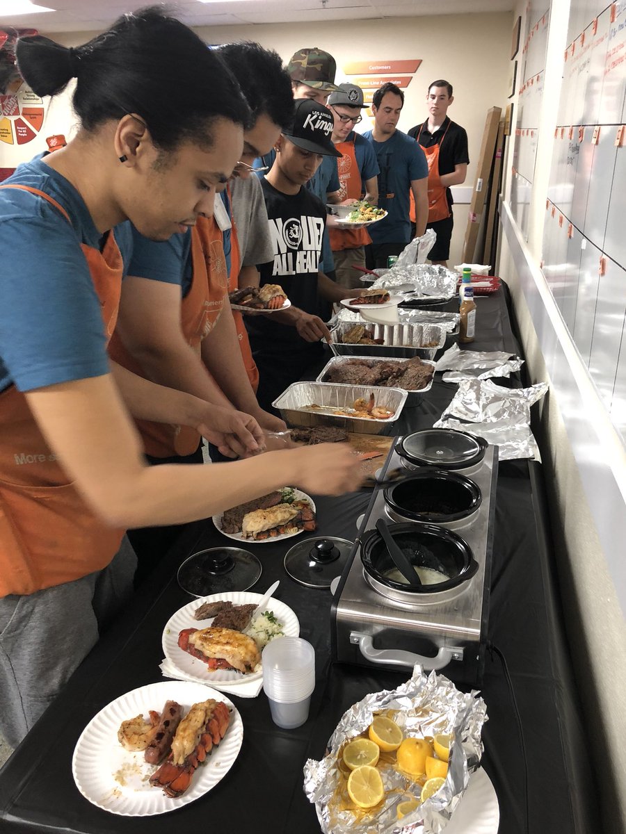 THD6665's tweet photo. 365 Days Safe Celebration for our Freight team🎉 Could not have done it without them. Thank you all for your teamwork! @anthony_leza @LisaFerence @georgegoss12159 https://t.co/C5FA1thRw3