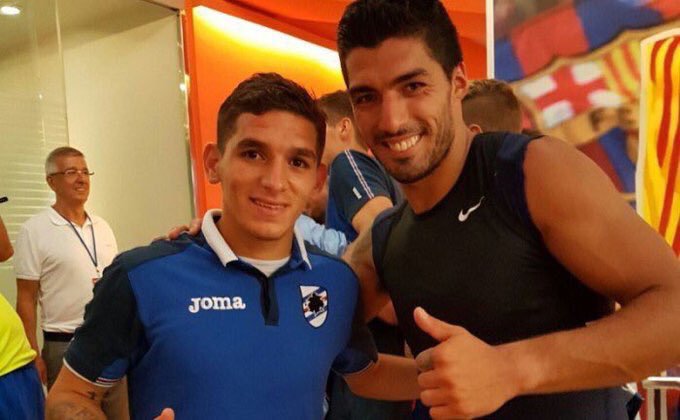 PureFootball_co's tweet photo. "He surprised me, he’s improved a lot and been playing at a very high level. He came on the scene at a very young age, when it’s not at all easy to assert yourself, but he succeeded in performing at a high level"

- Suárez on Torreira

#AFC #COYG #Arsenal #Gunners #GunnersApp https://t.co/FOGbkhr7u7