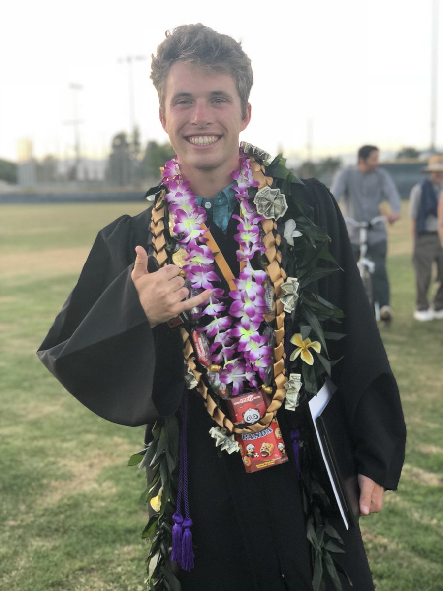 tiffshaughnessy's tweet photo. Congrats Evan! So proud of you! #edhsgrad2018 https://t.co/kgso7dYfjb