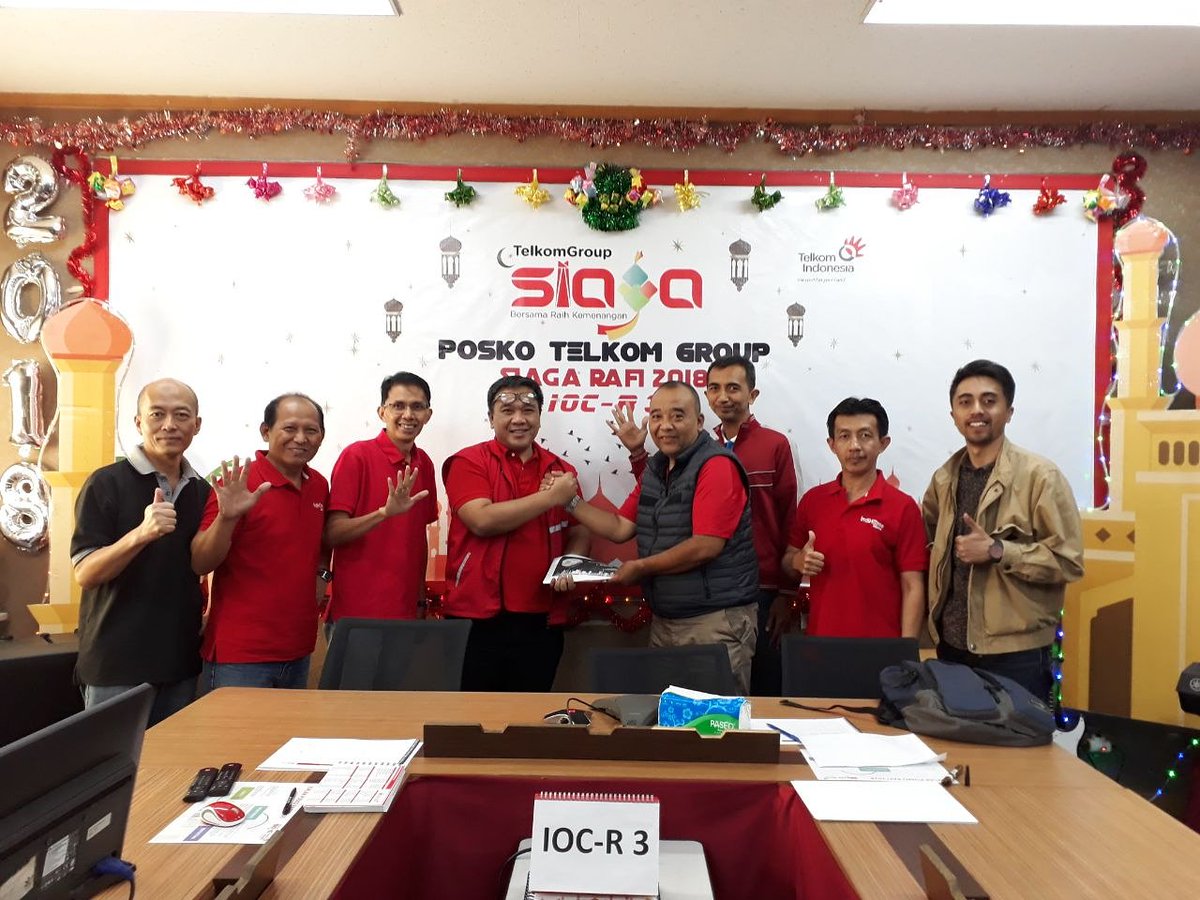 witelbandung's tweet photo. Posko RAFI Telkom Group di Lembong bentuk komitment Telkom Group kepelanggan
#kipasbudayaRACEWitelBandung
#kipasbudayaRACE
#livingthetelkomway
@witelbandung 
@KipasBudayaRACE 
@EffendyHanoum 
@HanoumEffendy https://t.co/6naBcw9cRc