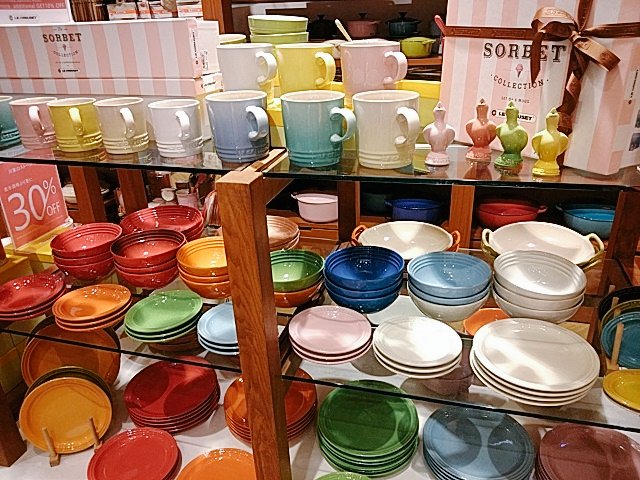 しげちょ ルクパト 三井アウトレットパーク幕張 ル クルーゼ 今年のバレンタイン辻口氏チョコドリンクとマグのセット ずっと色を決めかね買えなかったのですが グレーいいな 常温保存で今更のショコラは何も期待してないのですけど ティーポット