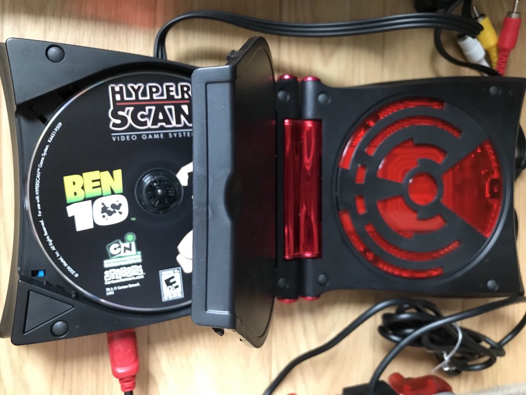 Om Wfgxudrsgh Auf Twitter 1番最初に出たベン10のテレビゲーム ハイパースキャン買っちゃった ついでにブーストパック１つも 某紹介動画で言ってたように本当にロード時間長かったよ Ben10 Hyperscan