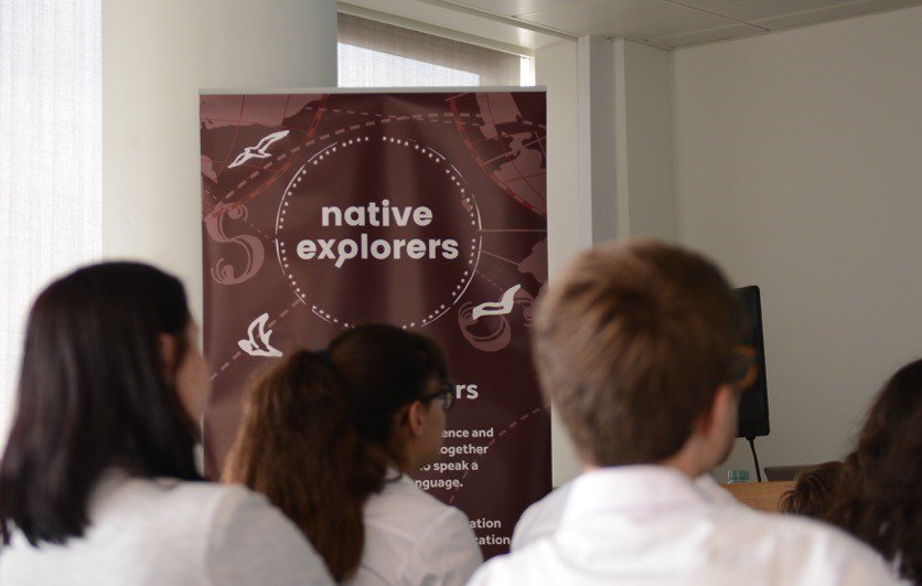 kingsmedicine's tweet photo. Proving the language of science is universal the Centre for Stem Cells & Regenerative Medicine and @InesSequeira7 hosted Portuguese-British pupils #NativeExplorers Read more: https://t.co/KrBBxLmRqU
@NativeScientis1 @KCLBMBioscience @KCLstemcells
#stemcells #embryology #scicomm https://t.co/hkoWMlJGLt
