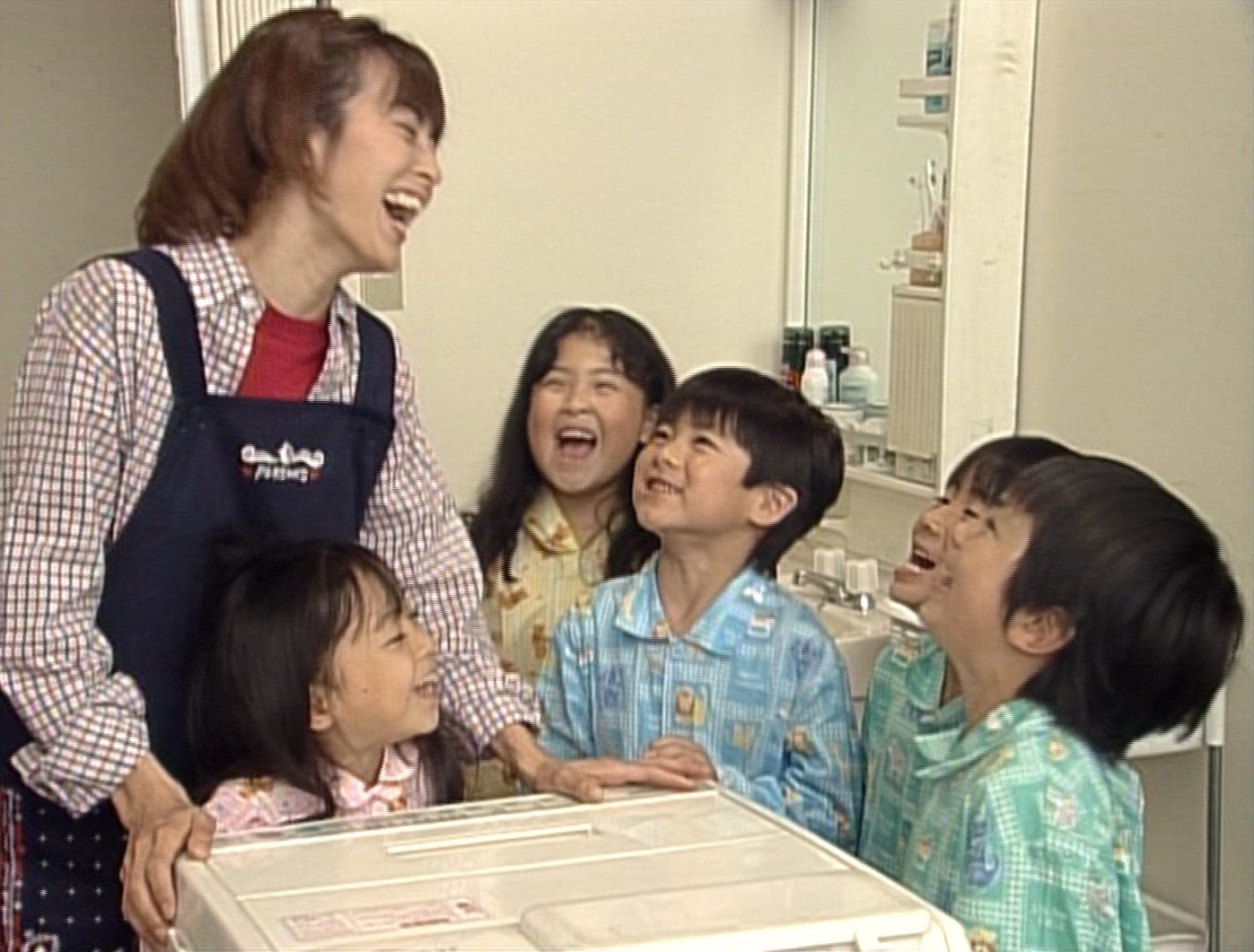 Tvhテレビ北海道 公式 Tvhでは 明日6月15日 金 昼12時30分から 大好き 五つ子 を放送します 全11シリーズ続いた人気ホームドラマの記念すべき第一作 五つ子と パパ良介 新井康弘 そして 一度に五人も生んで育てる元気ママ桃子 森尾由美 の七人
