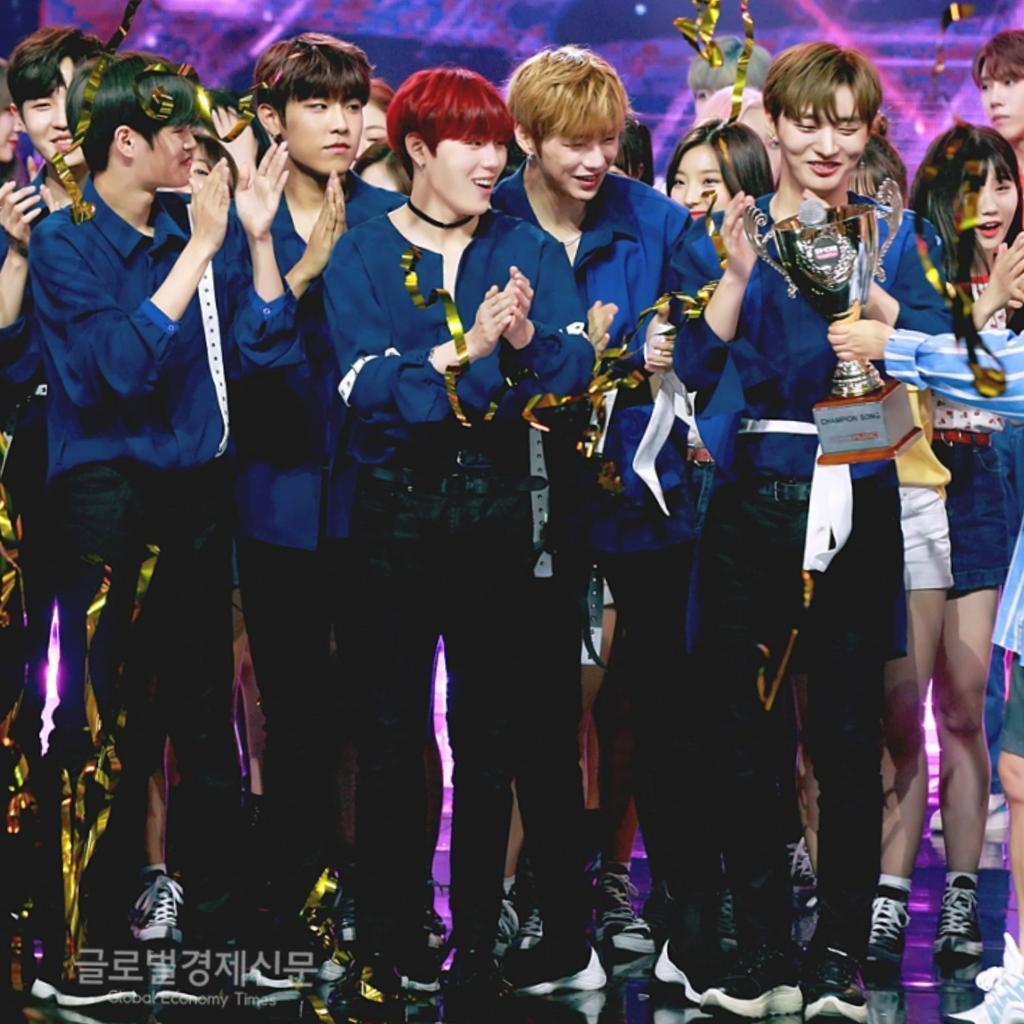 chaeunwooya's tweet photo. #LIGHT2ndWin🏆 thanks so much 🙏 https://t.co/INThcBBUFT