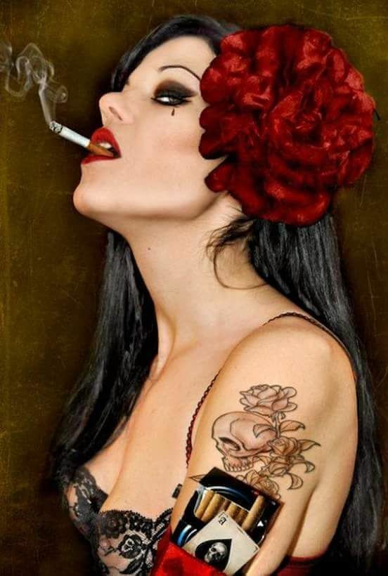 DaEncruzilhada's tweet photo. - A Padilha é mulher de 7 maridos, não mexa com ela ela é uma perigo 🌶️🕯️💃 https://t.co/gPnRQAxl2k