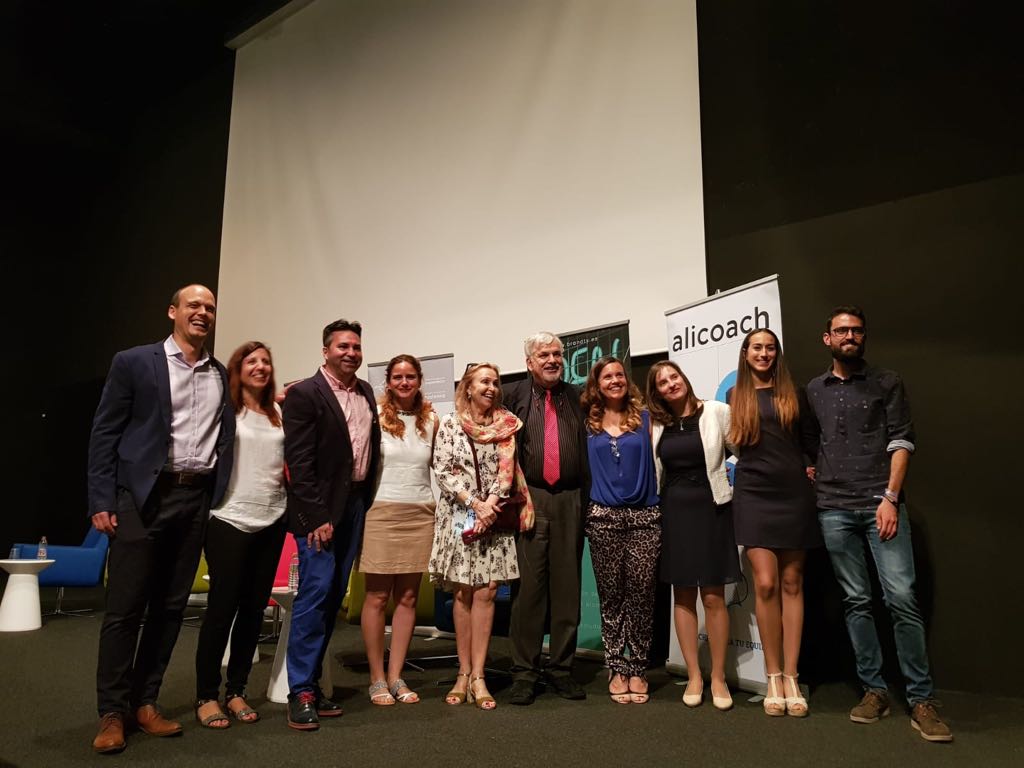 Foto de familia junto al gran <a href="/simon_dolan/">Simon L. Dolan GFWF</a> . Un día inolvidable!!!! <a href="/Brandty_Es/">@Brandty</a> <a href="/alicoach_/">Alicoach</a> #simondolanelx