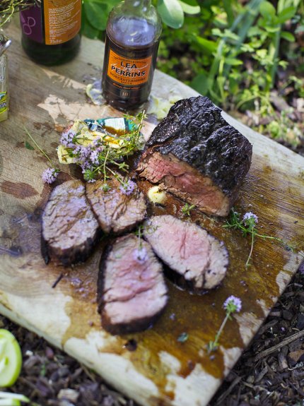 oxfordcharcoal's tweet photo. After our visit from @jamieoliver yesterday, the least we could do is feature one of his wonderful BBQ recipes. This Black &amp; Blushing Worcestershire Fillet is mouth-watering https://t.co/CI6H5SDVnp https://t.co/zR5ibEwRN7